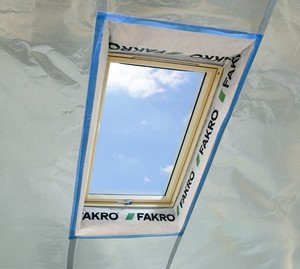 Aktualno��ci - Ciepły montaż okna dachowego